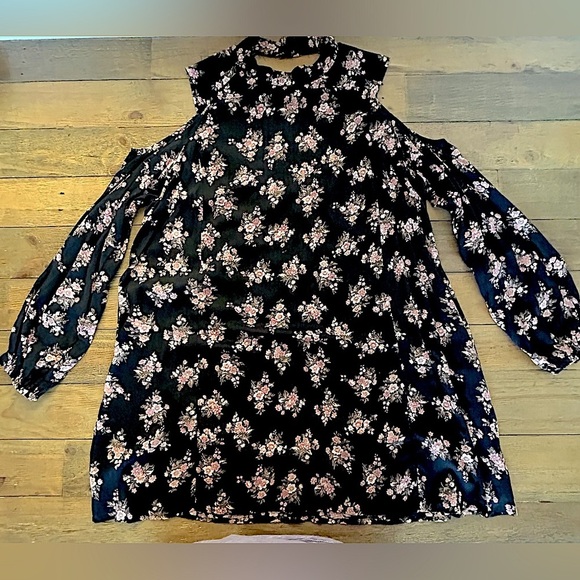 ANGIE Black with pink Floral Cold Shoulder Dress Open Back Bohemian Fall - Picture 4 of 15